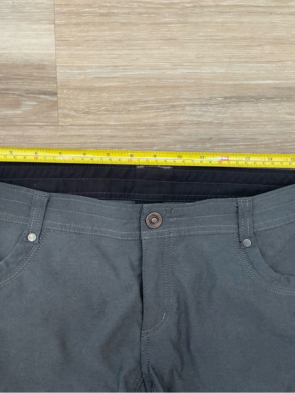 KÜHL Hiking Shorts Women’s Size 14 Gray Graphite 8” Outdoor Cargo